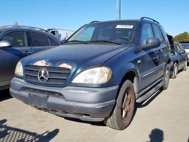 4JGAB54E4XA077469 - 1999 MERCEDES-BENZ ML 320 GREEN photo 2