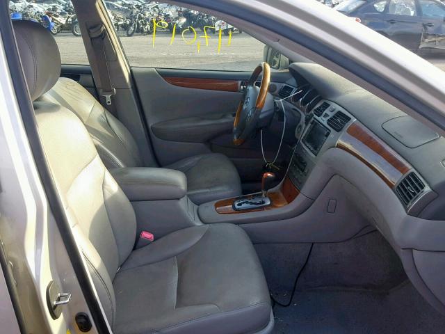 JTHBA30G255092063 - 2005 LEXUS ES 330 GOLD photo 5