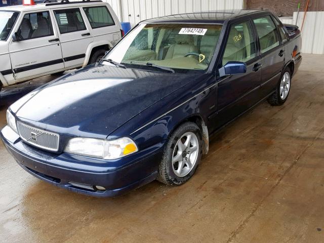 YV1LS5679W1508277 - 1998 VOLVO S70 GLT BLUE photo 2