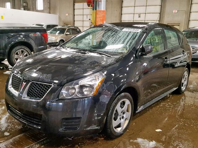 5Y2SP6E84AZ418015 - 2010 PONTIAC VIBE BLACK photo 2