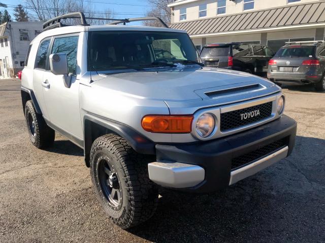 JTEBU11F070063904 - 2007 TOYOTA FJ CRUISER SILVER photo 1