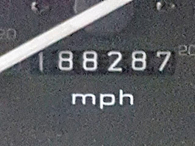 2HGEJ6615YH537803 - 2000 HONDA CIVIC BASE SILVER photo 8