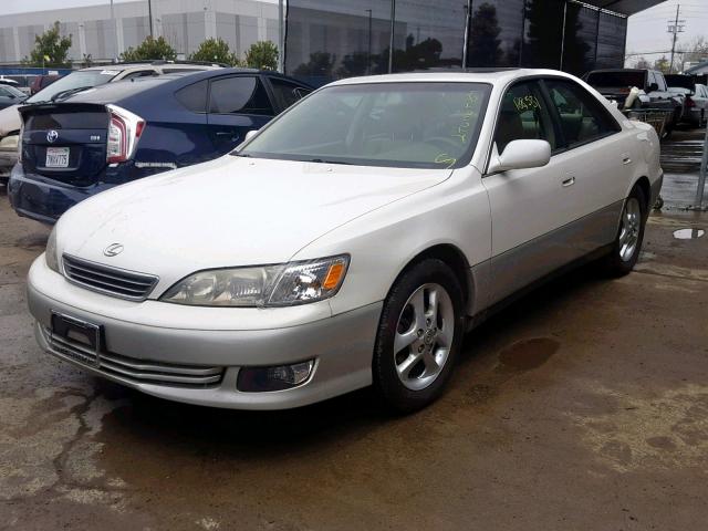 JT8BF28G115107517 - 2001 LEXUS ES 300 WHITE photo 2