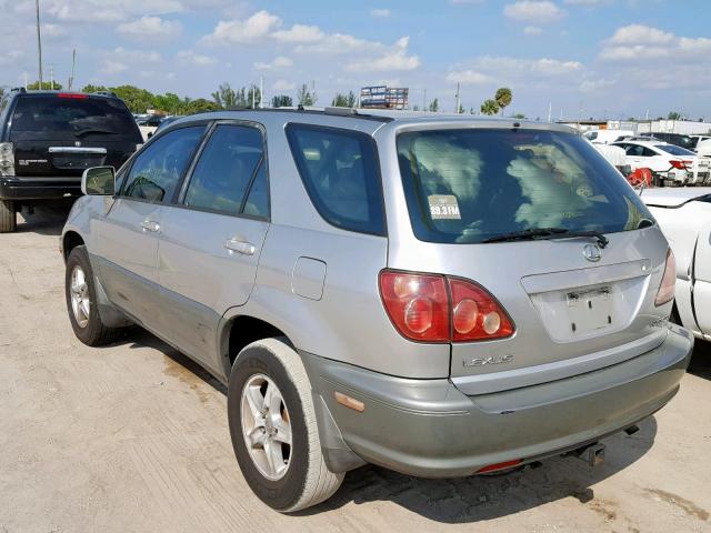 JT6GF10U3X0025708 - 1999 LEXUS RX 300 SILVER photo 3