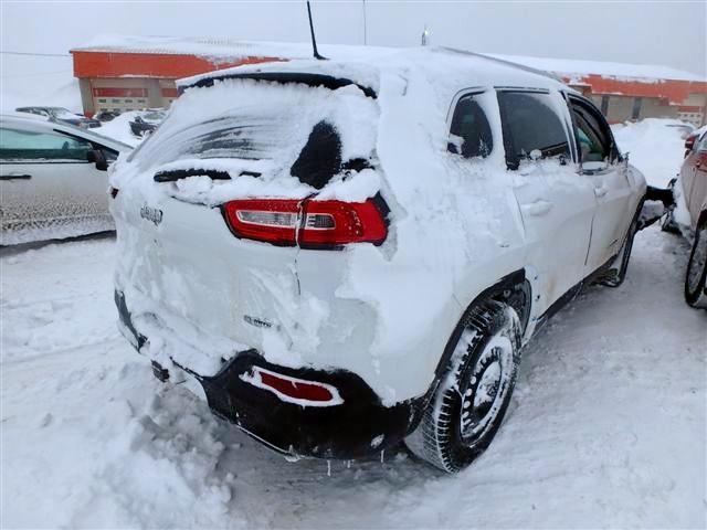 1C4PJMCS9GW106048 - 2016 JEEP CHEROKEE L WHITE photo 4