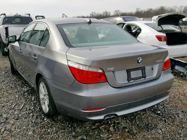 WBANV1C5XAC445735 - 2010 BMW 528 XI GRAY photo 3