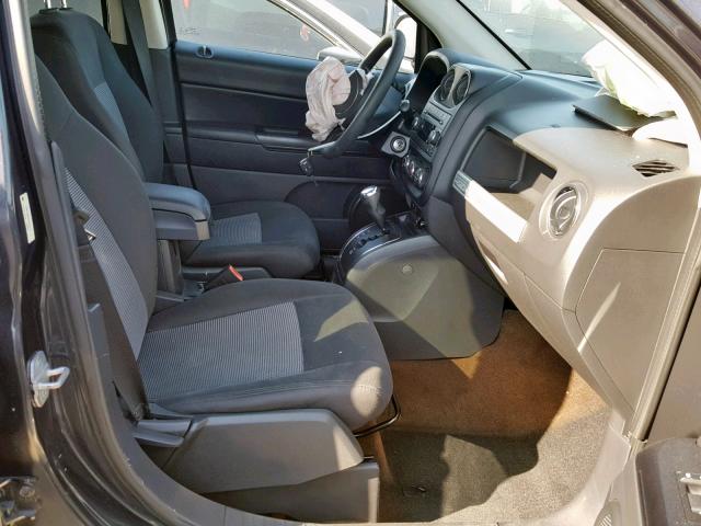 1C4NJDBBXED572511 - 2014 JEEP COMPASS SP GRAY photo 5