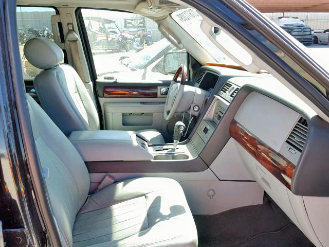 5LMFU28525LJ14574 - 2005 LINCOLN NAVIGATOR Қара фото 5