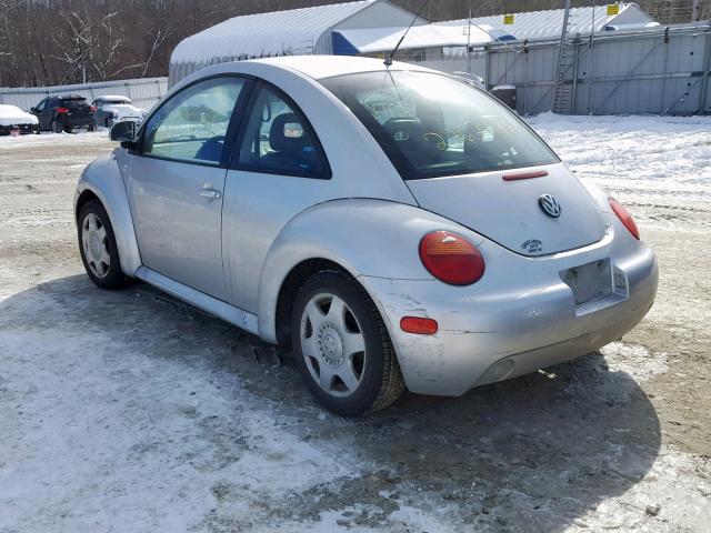 3VWCC21C4YM405020 - 2000 VOLKSWAGEN NEW BEETLE ვერცხლისფერი ფოტო 3