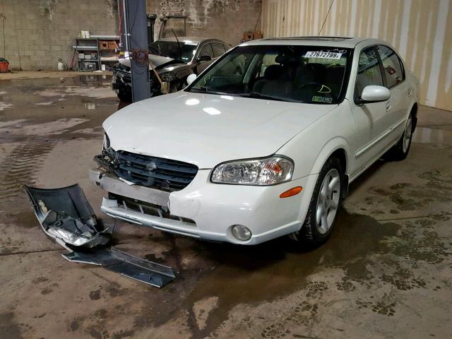 JN1CA31D21T842080 - 2001 NISSAN MAXIMA GXE WHITE photo 2