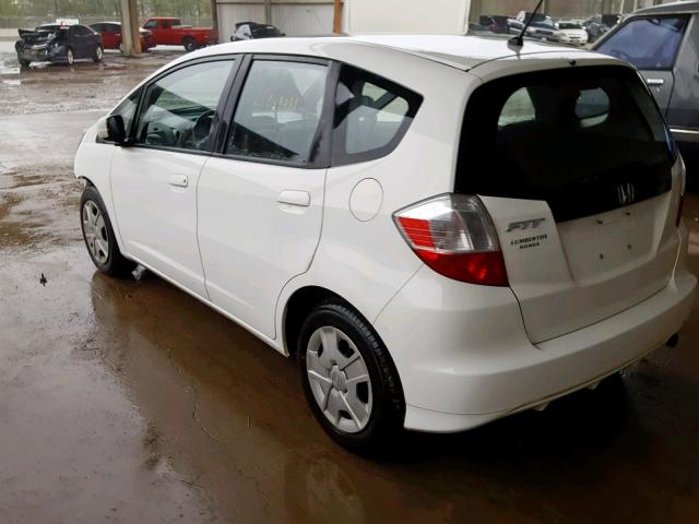 JHMGE8H3XDC011460 - 2013 HONDA FIT WHITE photo 3