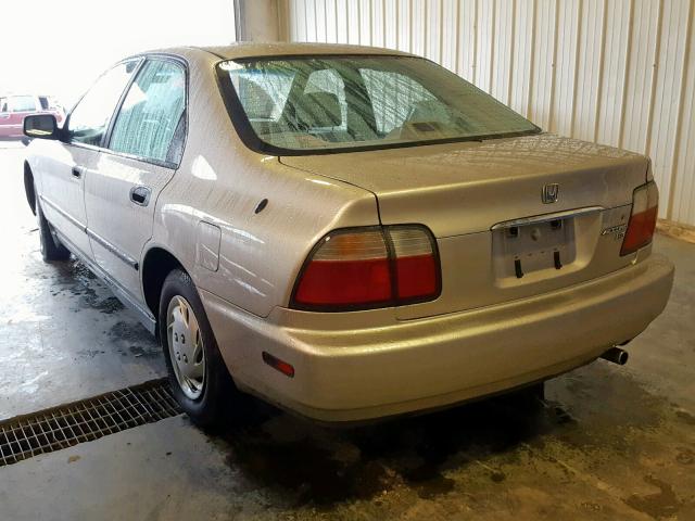 1HGCD562XTA016455 - 1996 HONDA ACCORD DX BEIGE photo 3