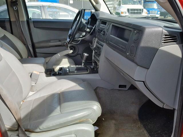 1J8HG48K56C245985 - 2006 JEEP COMMANDER RED photo 5