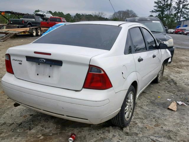 1FAFP34N97W289096 - 2007 FORD FOCUS ZX4 WHITE photo 4