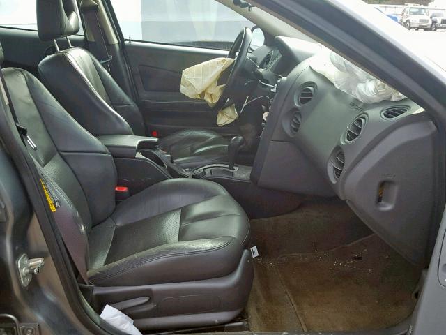 2G2WS542X51165776 - 2005 PONTIAC GRAND PRIX GRAY photo 5