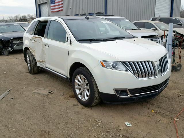 2LMDJ8JK2DBL17196 - 2013 LINCOLN MKX WHITE photo 1