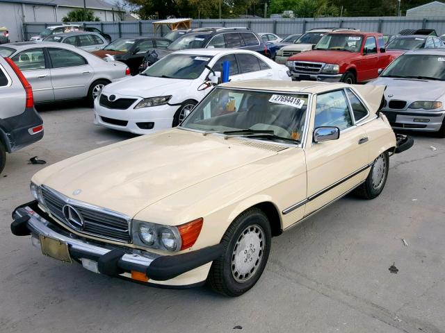 WDBBA48D7GA040776 - 1986 MERCEDES-BENZ 560 SL CREAM photo 2