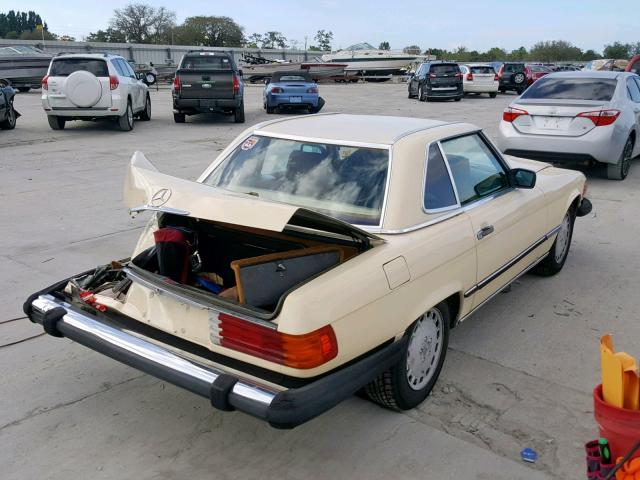 WDBBA48D7GA040776 - 1986 MERCEDES-BENZ 560 SL CREAM photo 4