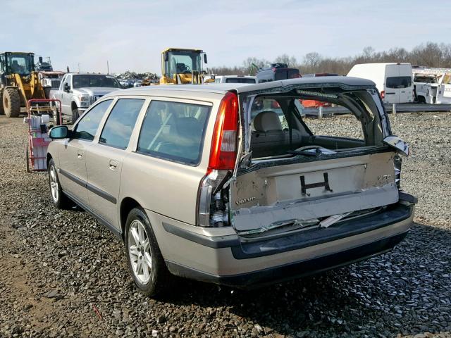 YV1SW58D821175387 - 2002 VOLVO V70 2.4T GOLD photo 3