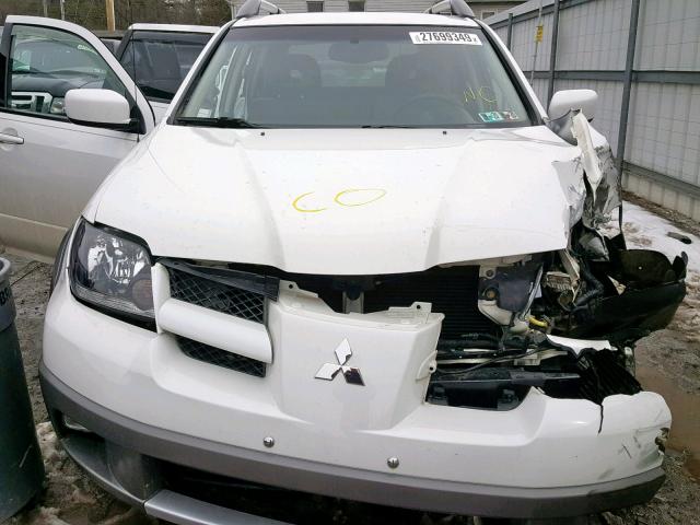 JA4LZ41G93U019935 - 2003 MITSUBISHI OUTLANDER WHITE photo 7