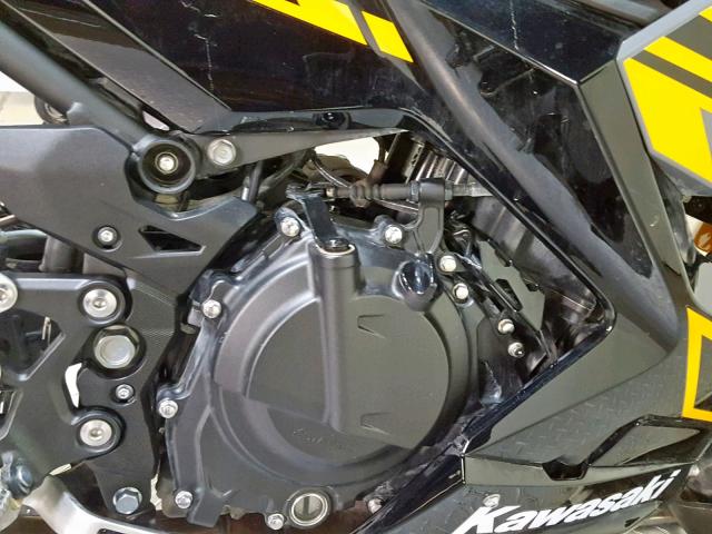 JKAEXKG11JDA02178 - 2018 KAWASAKI EX400 BLACK photo 12