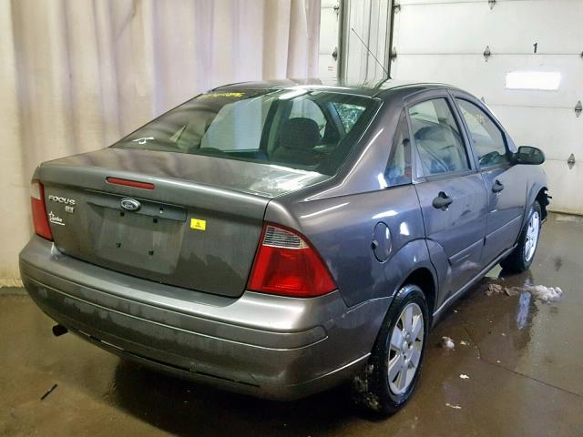 1FAFP34N37W312470 - 2007 FORD FOCUS ZX4 CHARCOAL photo 4