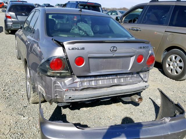 JTHBD192130075459 - 2003 LEXUS IS 300 SILVER photo 3