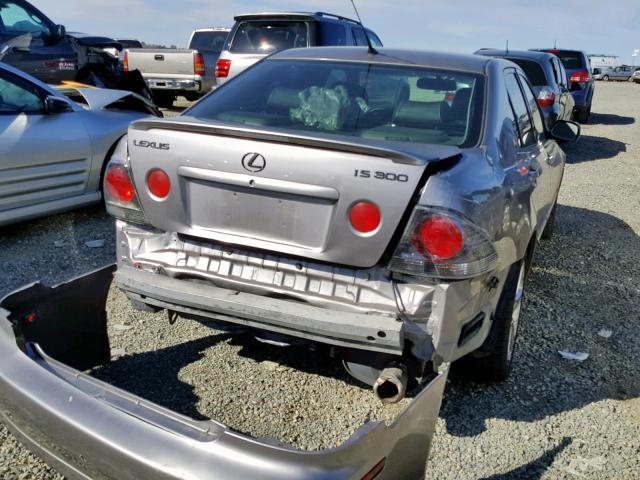 JTHBD192130075459 - 2003 LEXUS IS 300 SILVER photo 4