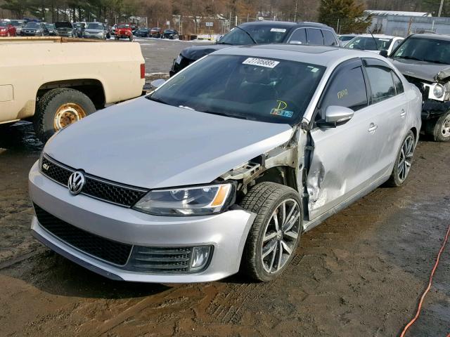 3VW4T7AJXEM363416 - 2014 VOLKSWAGEN JETTA GLI SILVER photo 2