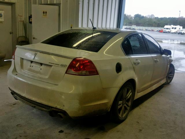 6G2ER57729L154000 - 2009 PONTIAC G8 WHITE photo 4