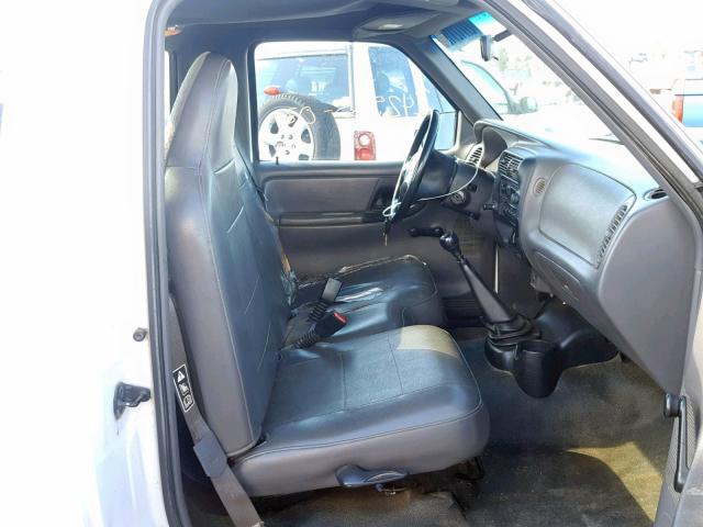 1FTYR10DX2PA80564 - 2002 FORD RANGER WHITE photo 5