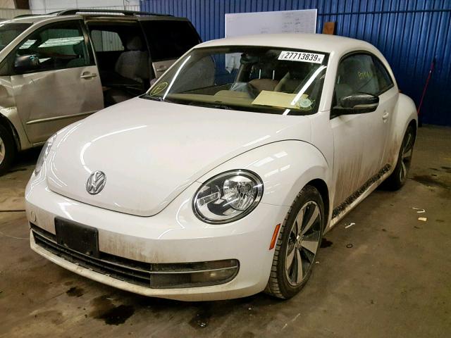 3VWVA7AT4DM667660 - 2013 VOLKSWAGEN BEETLE TUR WHITE photo 2