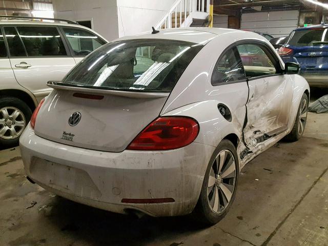 3VWVA7AT4DM667660 - 2013 VOLKSWAGEN BEETLE TUR WHITE photo 4