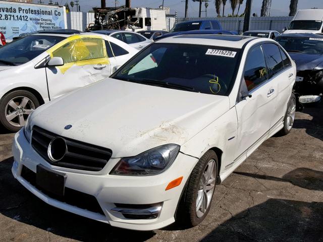 WDDGF4HB9CA640609 - 2012 MERCEDES-BENZ C 250 WHITE photo 2