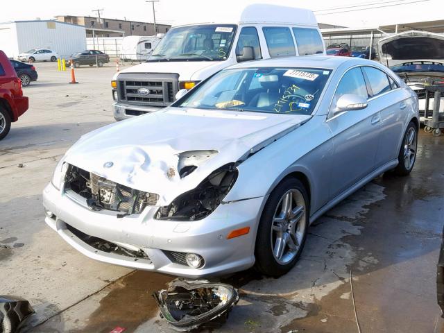 WDDDJ72X07A107447 - 2007 MERCEDES-BENZ CLS 550 SILVER photo 2