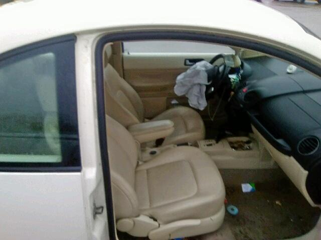 3VWPW31C69M501750 - 2009 VOLKSWAGEN NEW BEETLE Bej foto 5