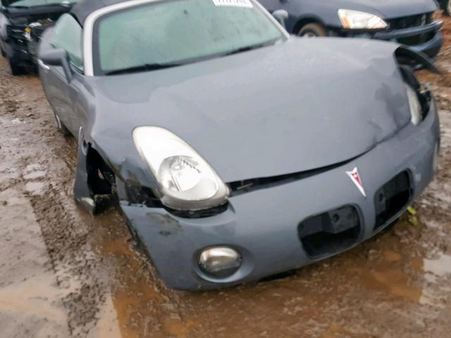 1G2MB35B98Y107668 - 2008 PONTIAC SOLSTICE GRAY photo 9