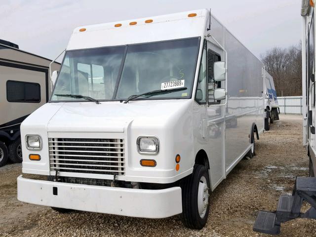 4UZAAPBW96CW54977 - 2006 FREIGHTLINER CHASSIS M WHITE photo 2