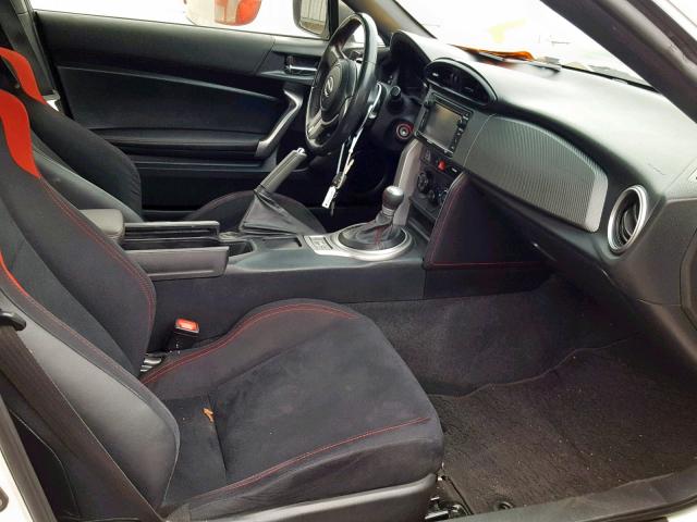 JF1ZNAA18F8711144 - 2015 TOYOTA SCION FR-S WHITE photo 5