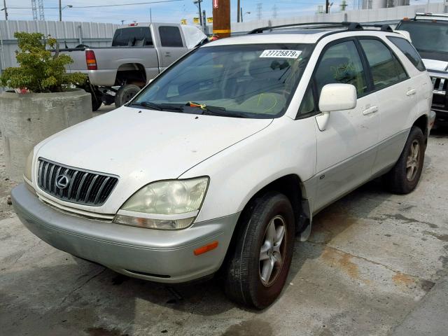 JTJGF10UX20144077 - 2002 LEXUS RX 300 WHITE photo 2