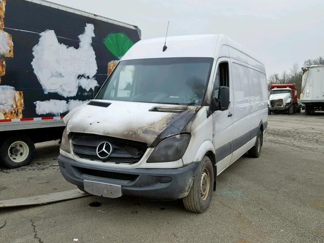 WD3PE8CC9A5458171 - 2010 MERCEDES-BENZ SPRINTER 2 WHITE photo 2