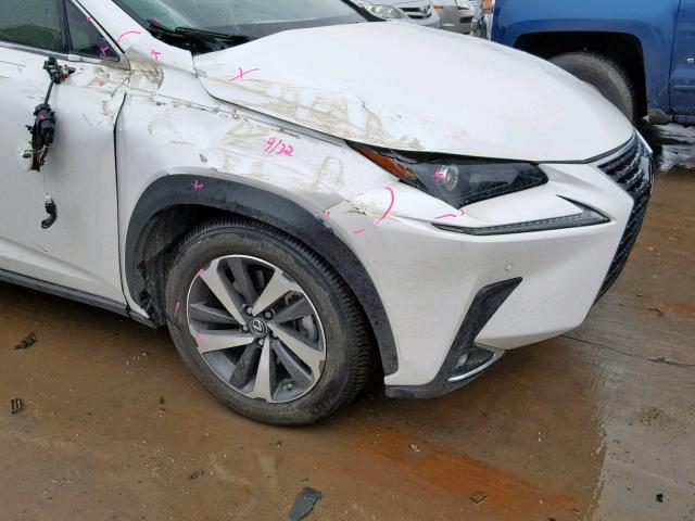 JTJYARBZ2J2100426 - 2018 LEXUS NX 300 WHITE photo 9