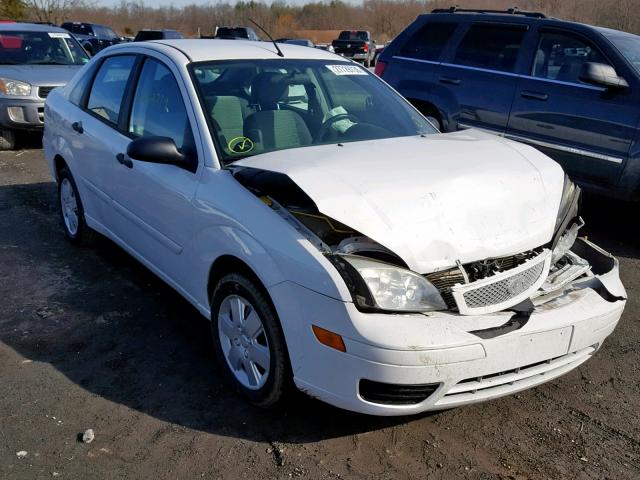 1FAHP34N26W204820 - 2006 FORD FOCUS ZX4 WHITE photo 1