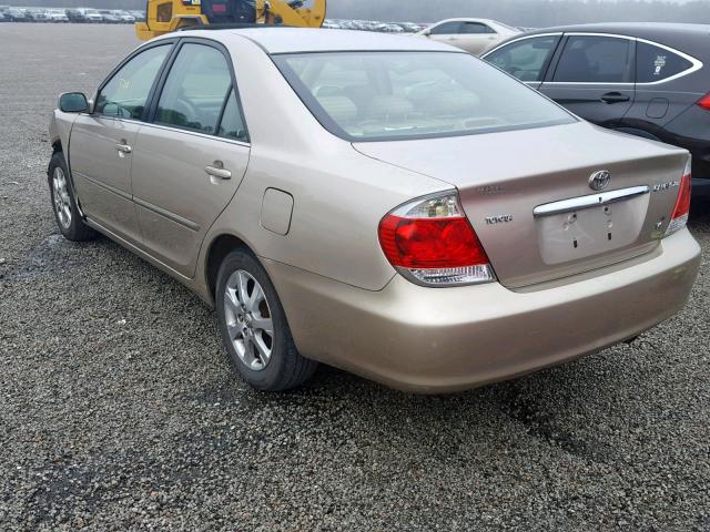 JTDBF32K960170342 - 2006 TOYOTA CAMRY LE GOLD photo 3