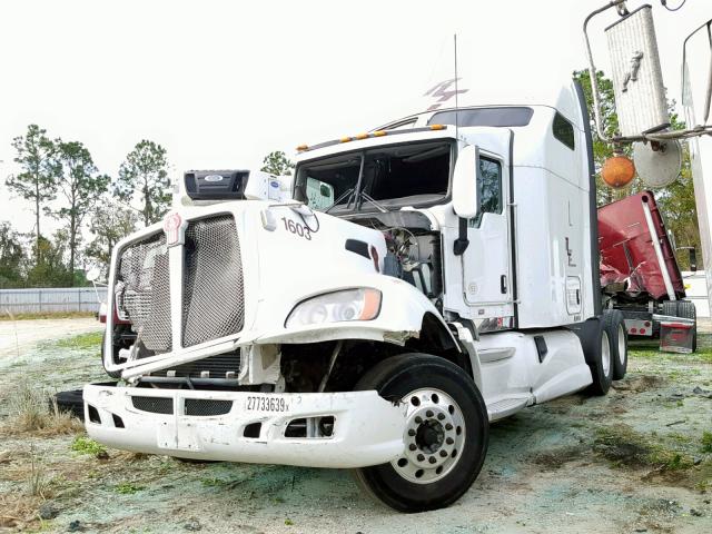 1XKAD49X2DJ337421 - 2013 KENWORTH CONSTRUCTI WHITE photo 2