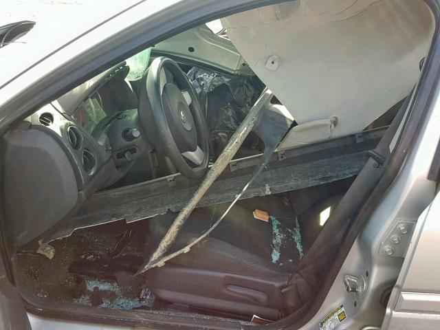 2G2WP522X41322774 - 2004 PONTIAC GRAND PRIX SILVER photo 5