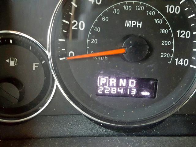 1J8HG48N88C239644 - 2008 JEEP COMMANDER SILVER photo 8