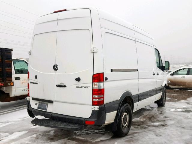 WD3PE7CC5C5663256 - 2012 MERCEDES-BENZ SPRINTER 2 WHITE photo 4