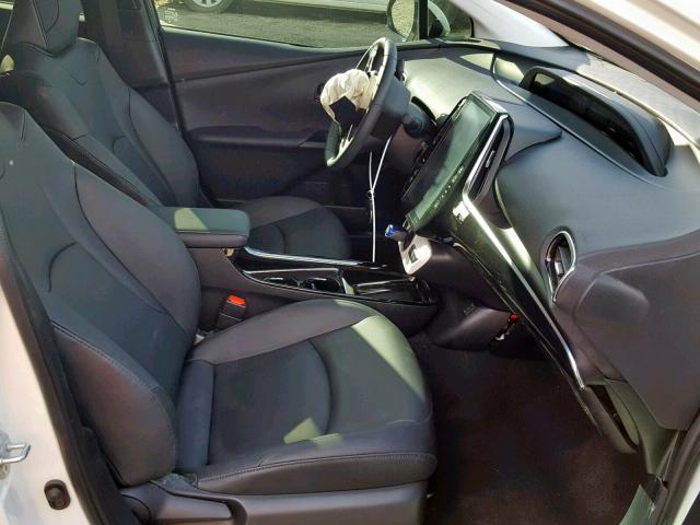 JTDKARFP7J3091475 - 2018 TOYOTA PRIUS PRIM თეთრი ფოტო 5