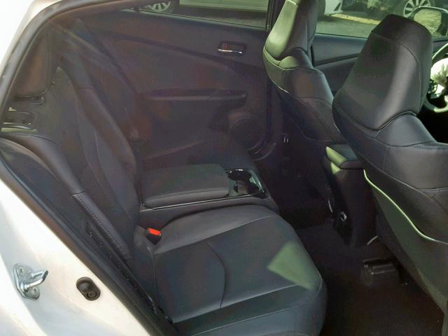 JTDKARFP7J3091475 - 2018 TOYOTA PRIUS PRIM თეთრი ფოტო 6